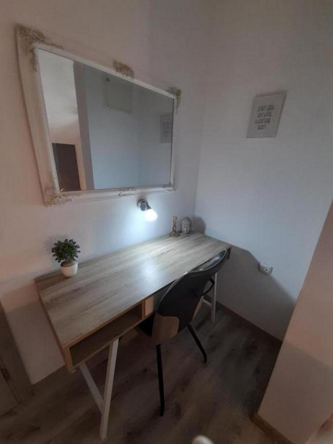 Apartman Dujmovic 1 Otocsán Kültér fotó