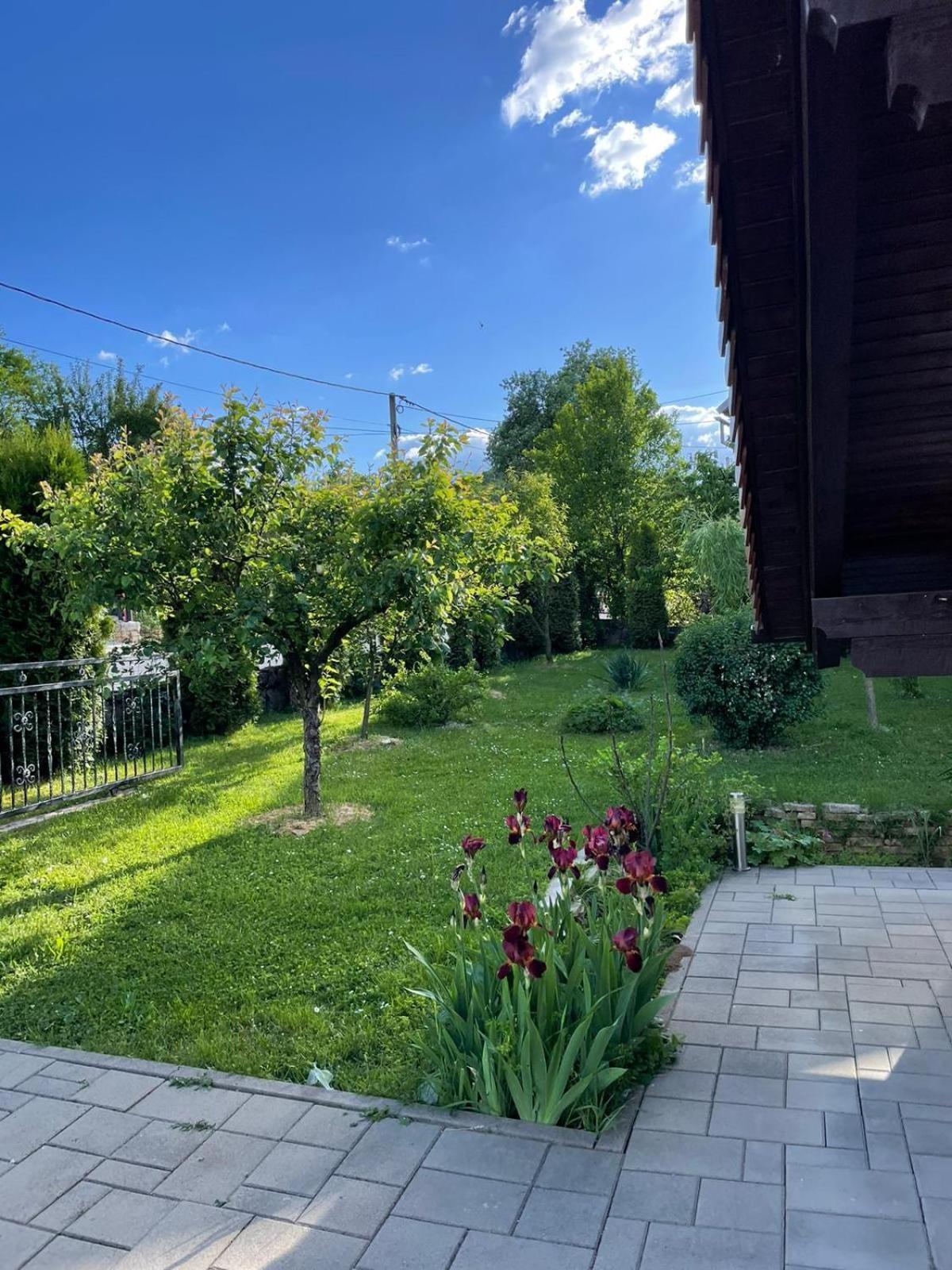 Apartman Dujmovic 1 Otocsán Kültér fotó